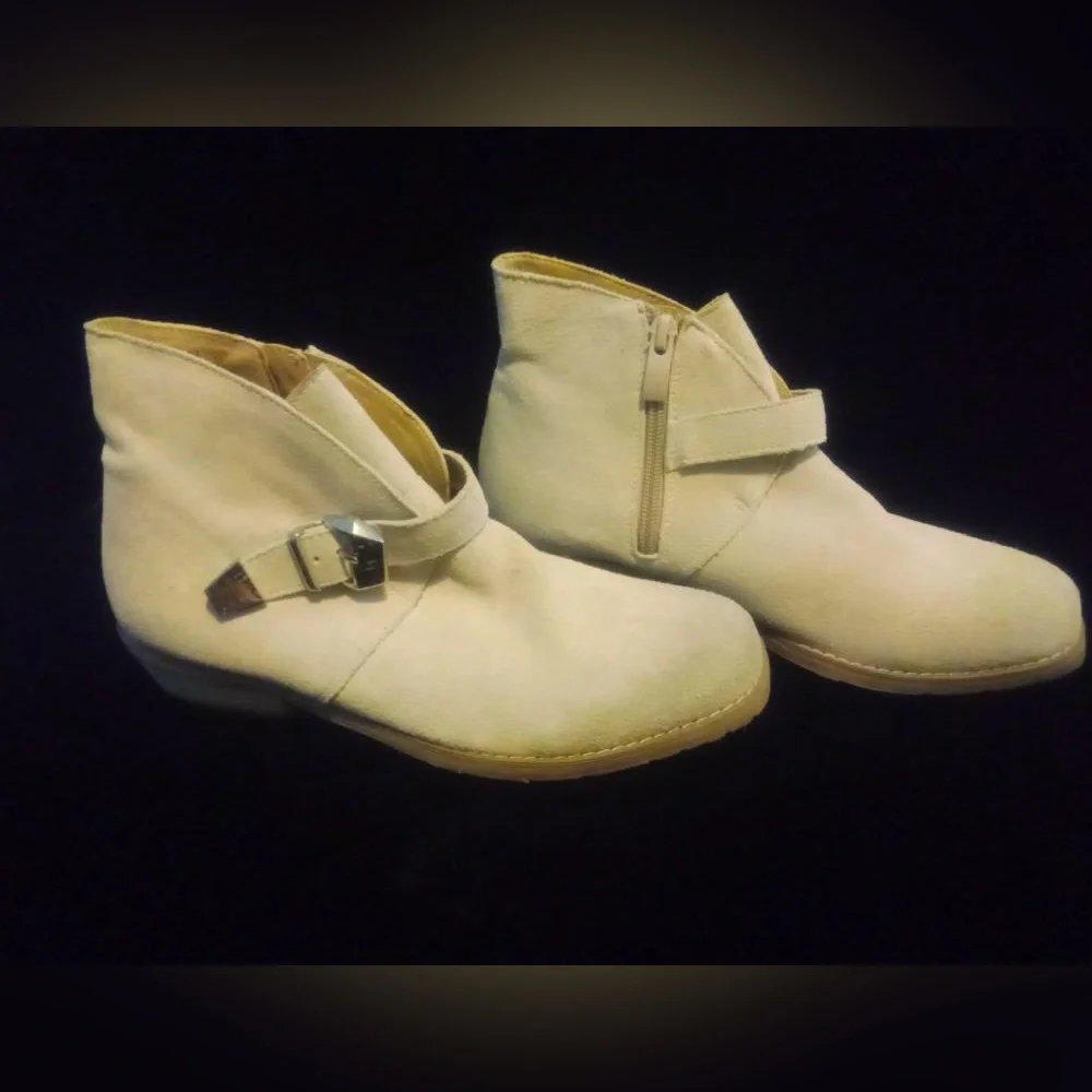Tan booties - Picture 1 of 6